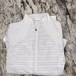 sizeM white/gry stripes lululemon athletica jacket